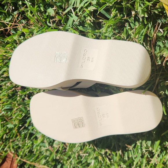 Anthropologie Pilcro Cream Colored Slides/Sandals NIB sz 38/Leather NEW IN BOX ❤ - Picture 3 of 5